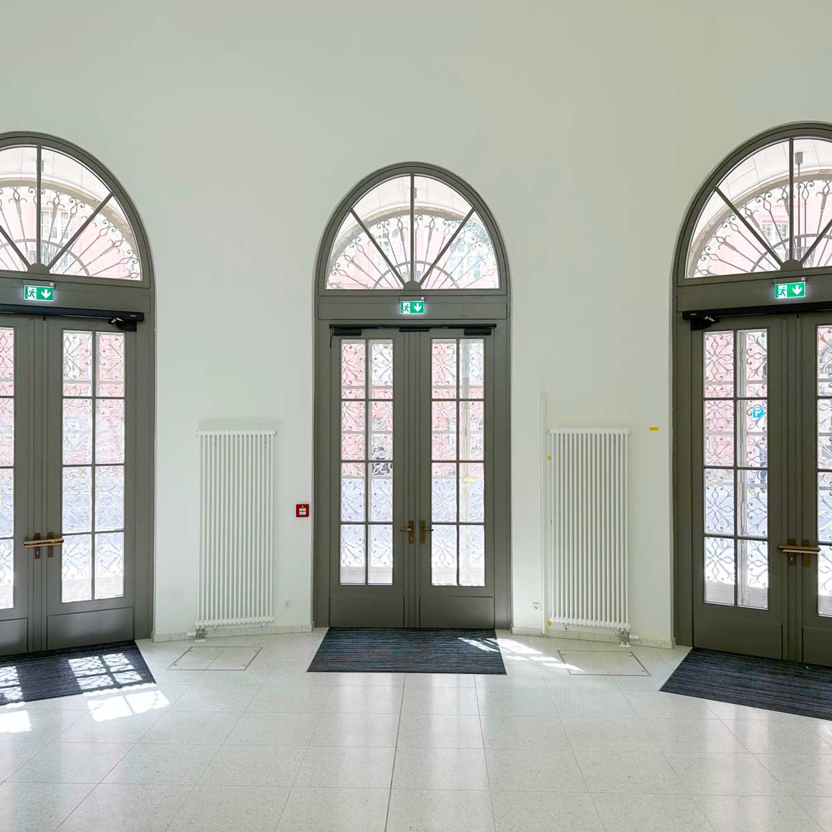 Timm Fensterbau: durchschusshemmende Sicherheitstüren, schmalste Ansichten