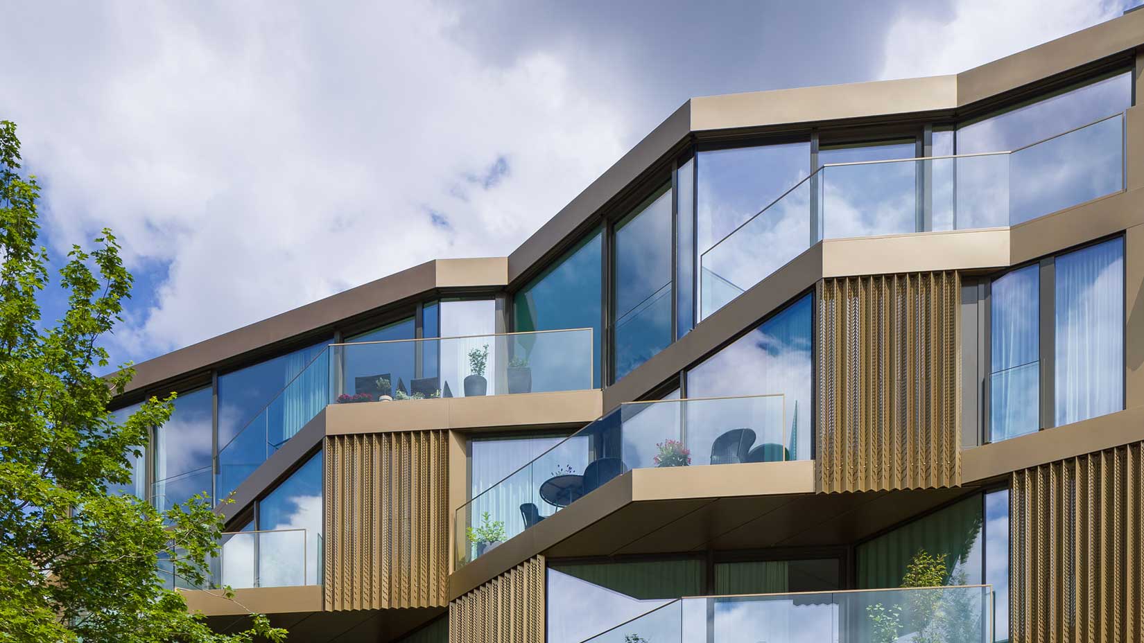 HOCHWERTIGE FENSTERLÖSUNGEN FÜR ANSPRUCHVOLLE GROSSPROJEKTE. - WIOHNHAUS TOPAZ
