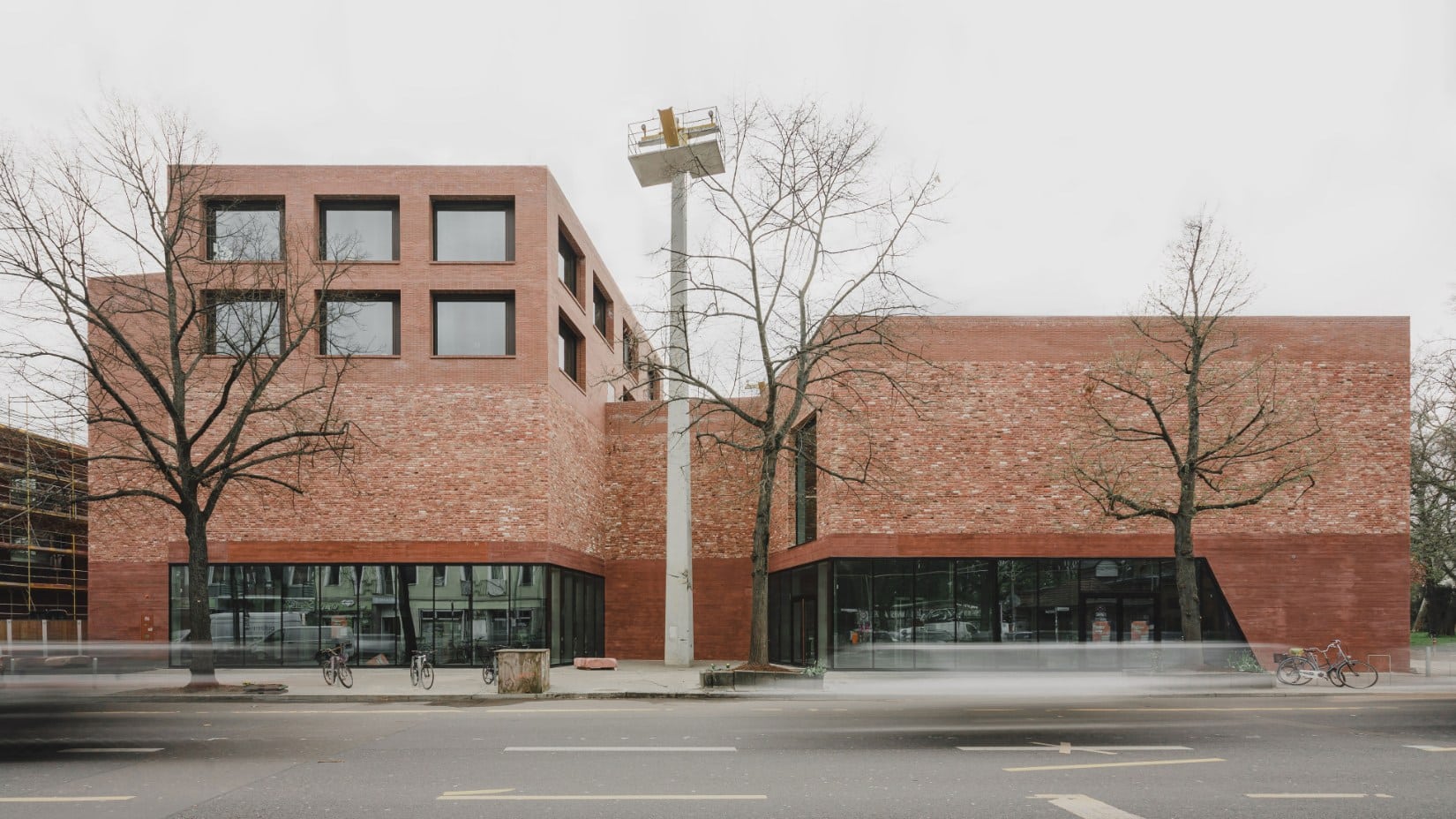 HOCHWERTIGE FENSTERLÖSUNGEN FÜR ANSPRUCHVOLLE GROSSPROJEKTE - SPORE INITIATIVE